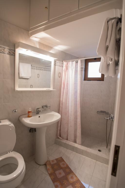 Artemis Hotel Karpenísion Стая снимка