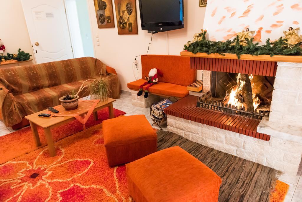 Artemis Hotel Karpenísion Екстериор снимка